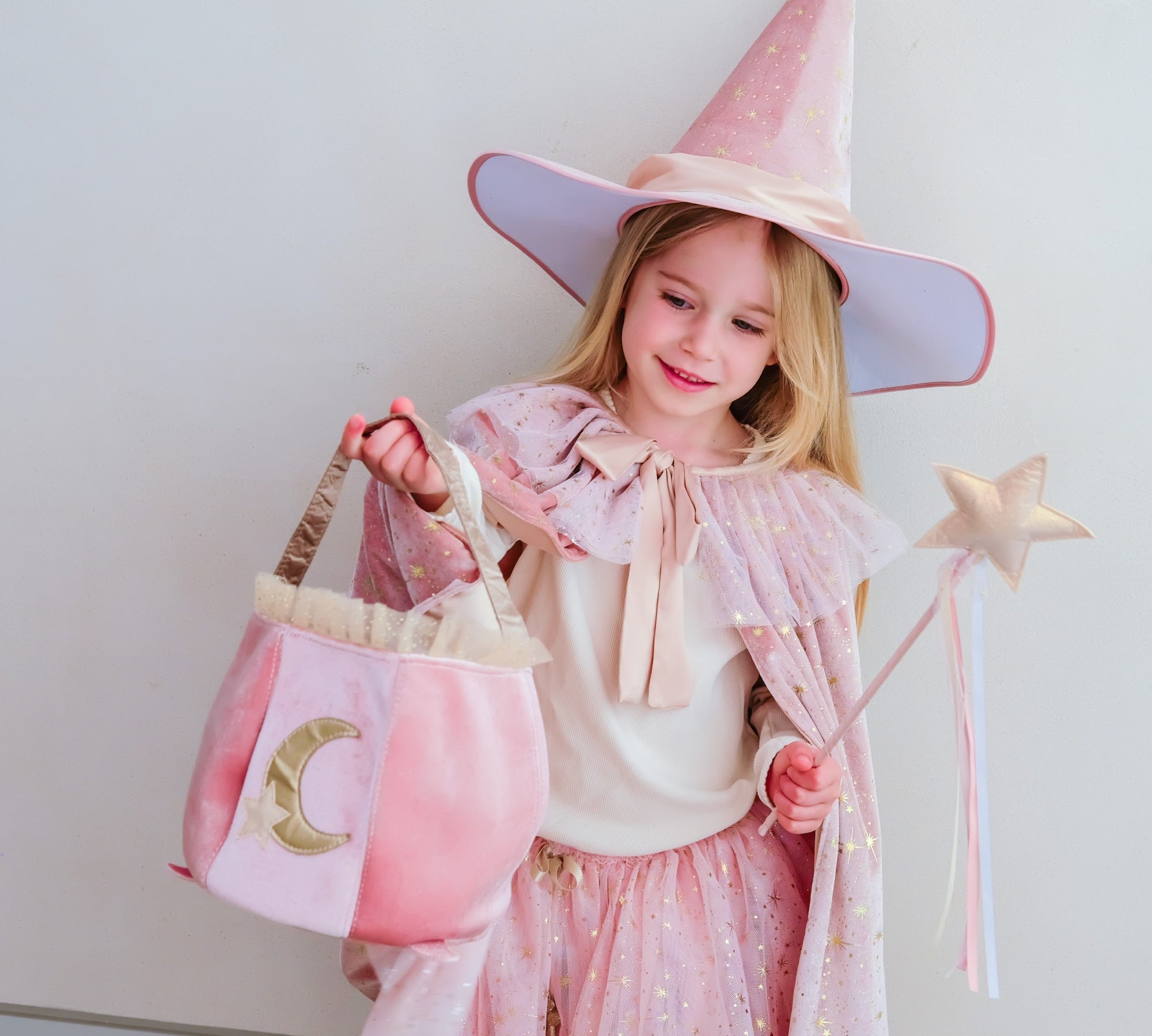 Pretty Pink Sparkly Wand - Gold Glitter Star